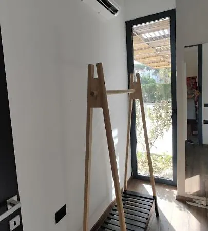 La Pineta Lägenhetshotell Golem (Tirana)