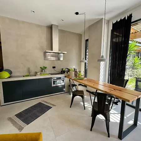 Aparthotel La Pineta Golem (Tirana)